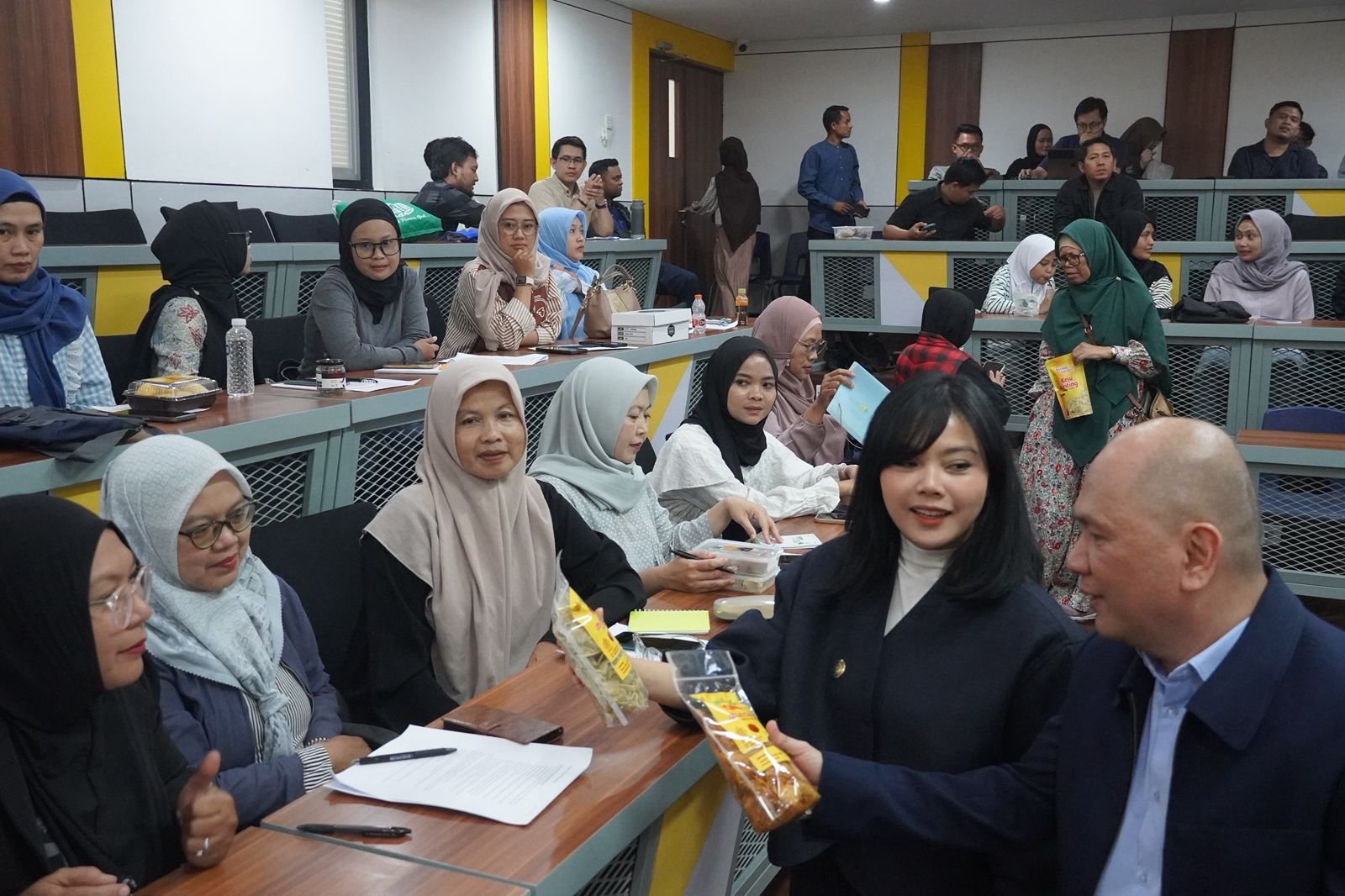 Coaching Clinic UMKM Jabar: SBM ITB Dorong Pertumbuhan Ekonomi Inklusif dan Berkelanjutan